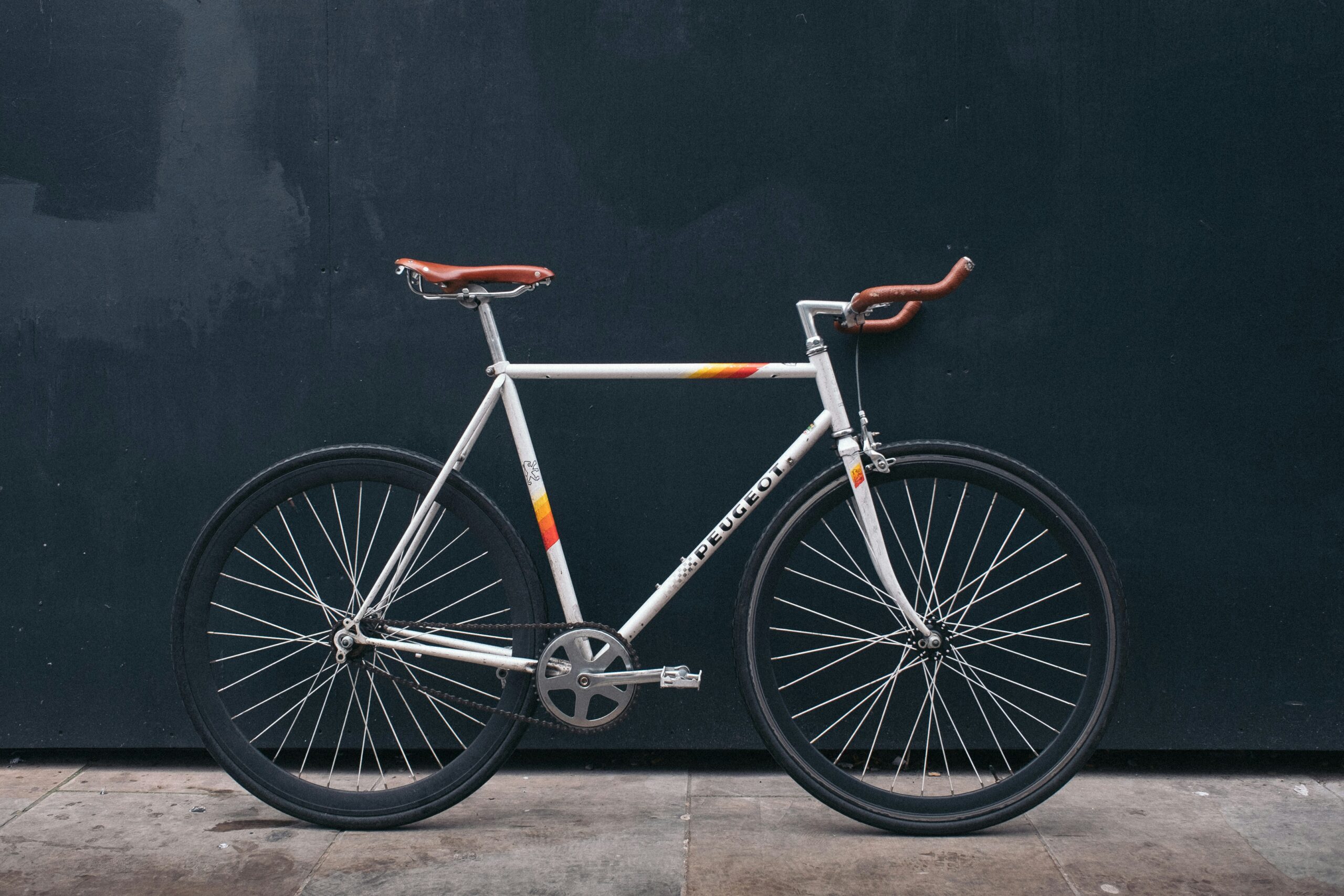 robert bye tG36rvCeqng unsplash scaled - 自転車の仕組みとは？構造・歴史・CAD活用方法を詳しく解説！