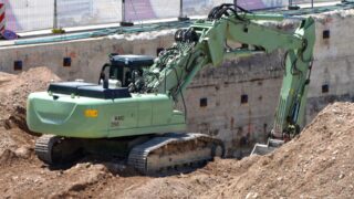 excavator 1534678 1920 320x180 - 土木工事積算における工種や構造物の分類と区分を徹底解説