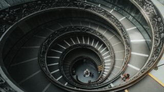 stairway 5551641 1280 320x180 - まとめ【初心者必見】螺旋階段の特徴と設計・図面作成のコツを解説